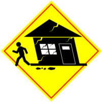 老朽家屋倒壊危険「注意喚起サイン」のイラスト・黄色地に赤枠線、図は黒と白